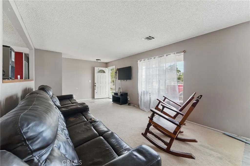 8806 E Avenue T14
