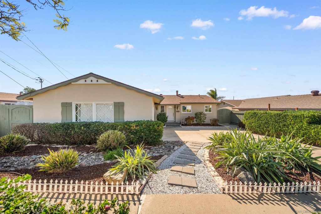 Photo of 5017 Mount Gaywas Dr, Clairmont Mesa, CA 92117 (MLS # 260004622)