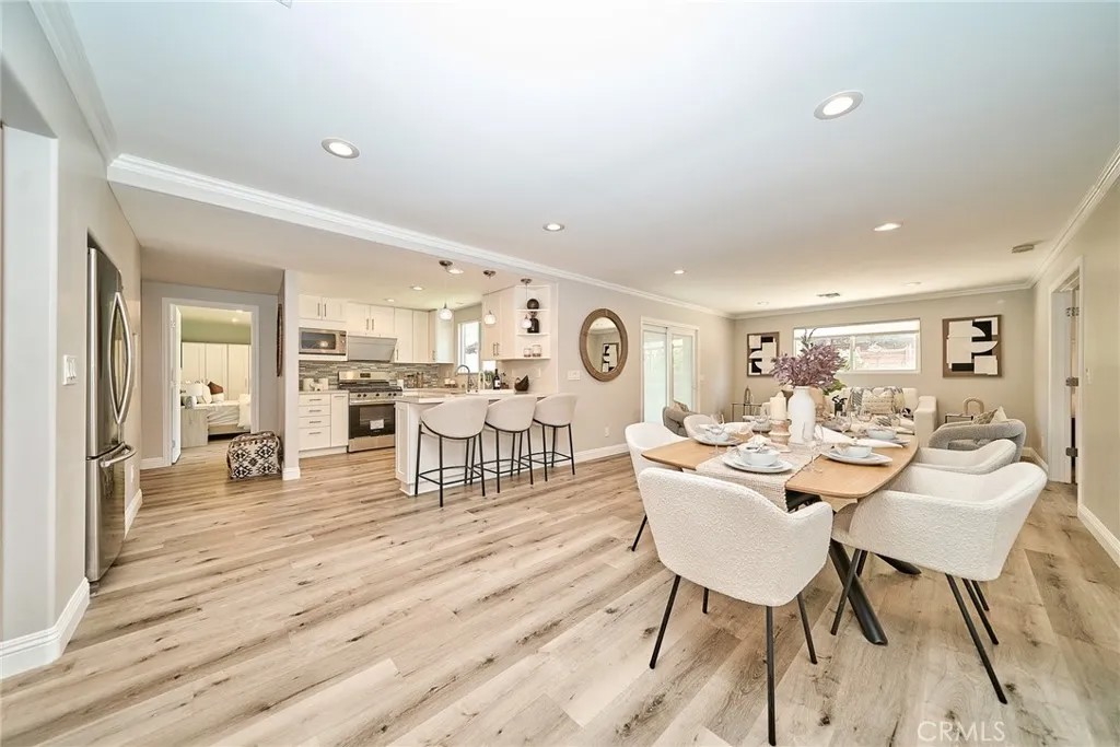 21725 Lost River
