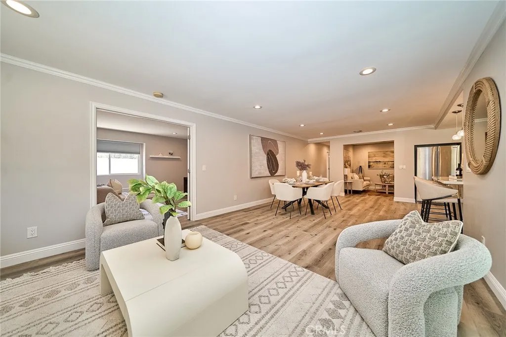 21725 Lost River