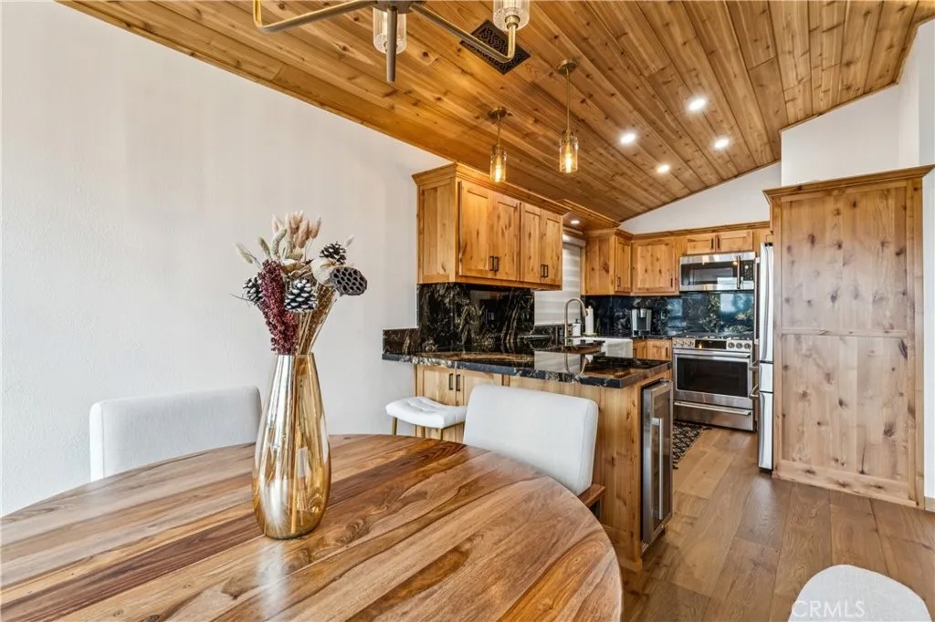 590 Arrowhead Villa