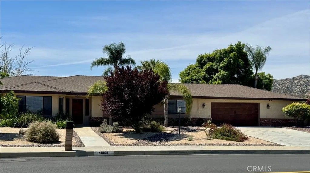 Photo of 41565 Thornton Ave, Hemet, CA 92544 (MLS # SW26094792)