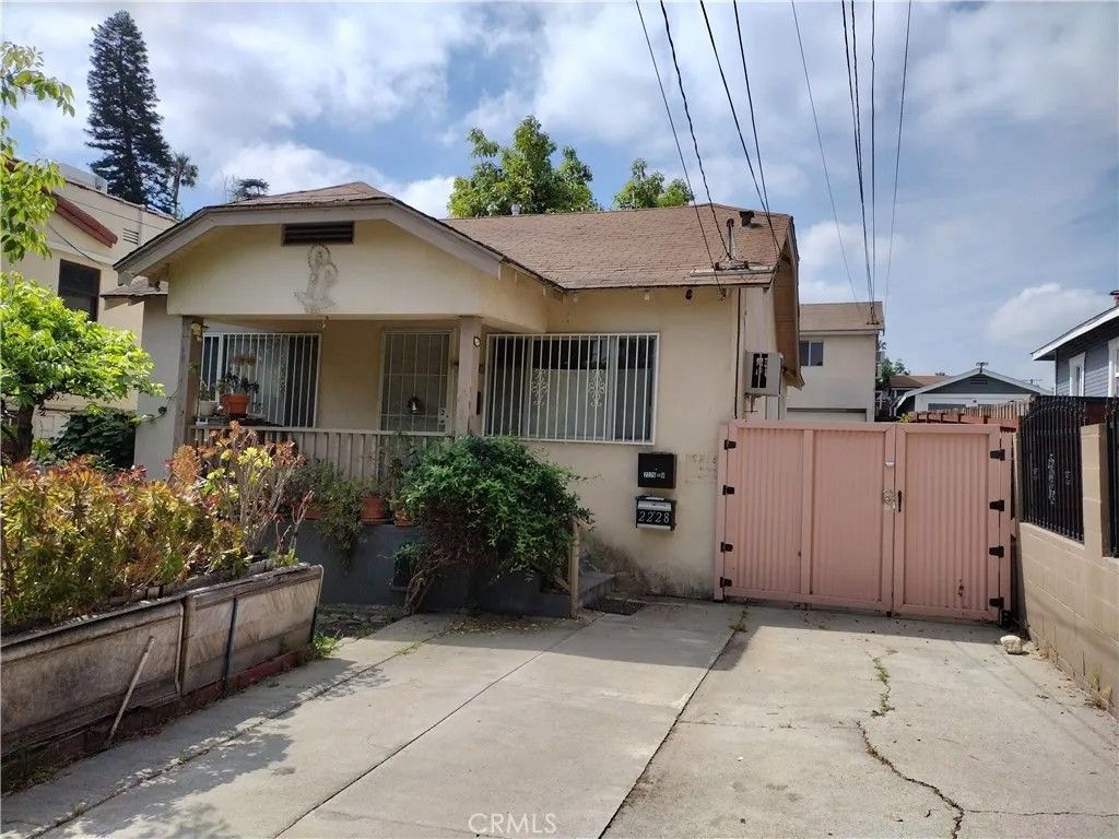 Photo of 2226 Berkeley Ave, Los Angeles, CA 90026 (MLS # WS26075768)
