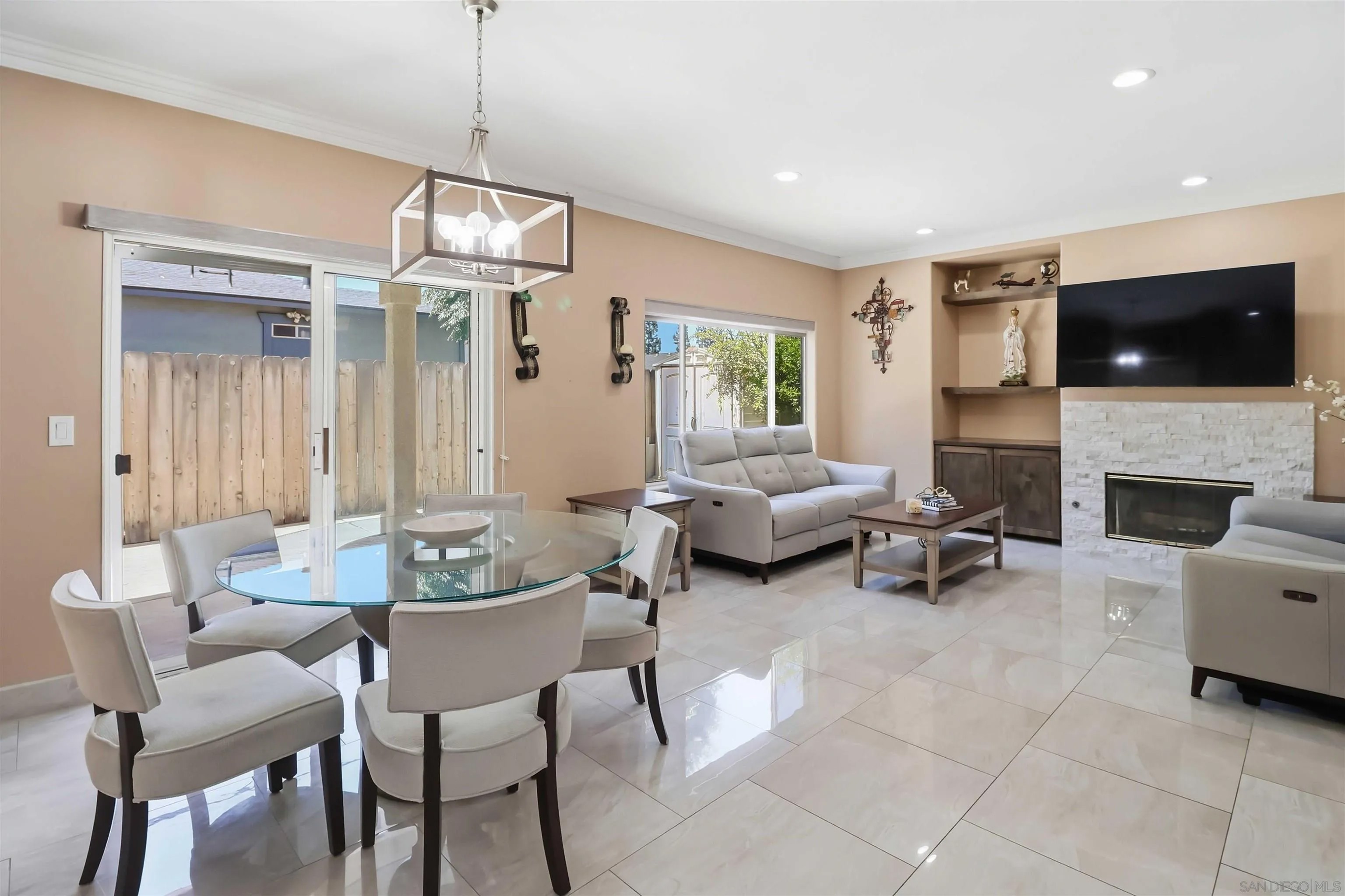 1003 Anza Ct