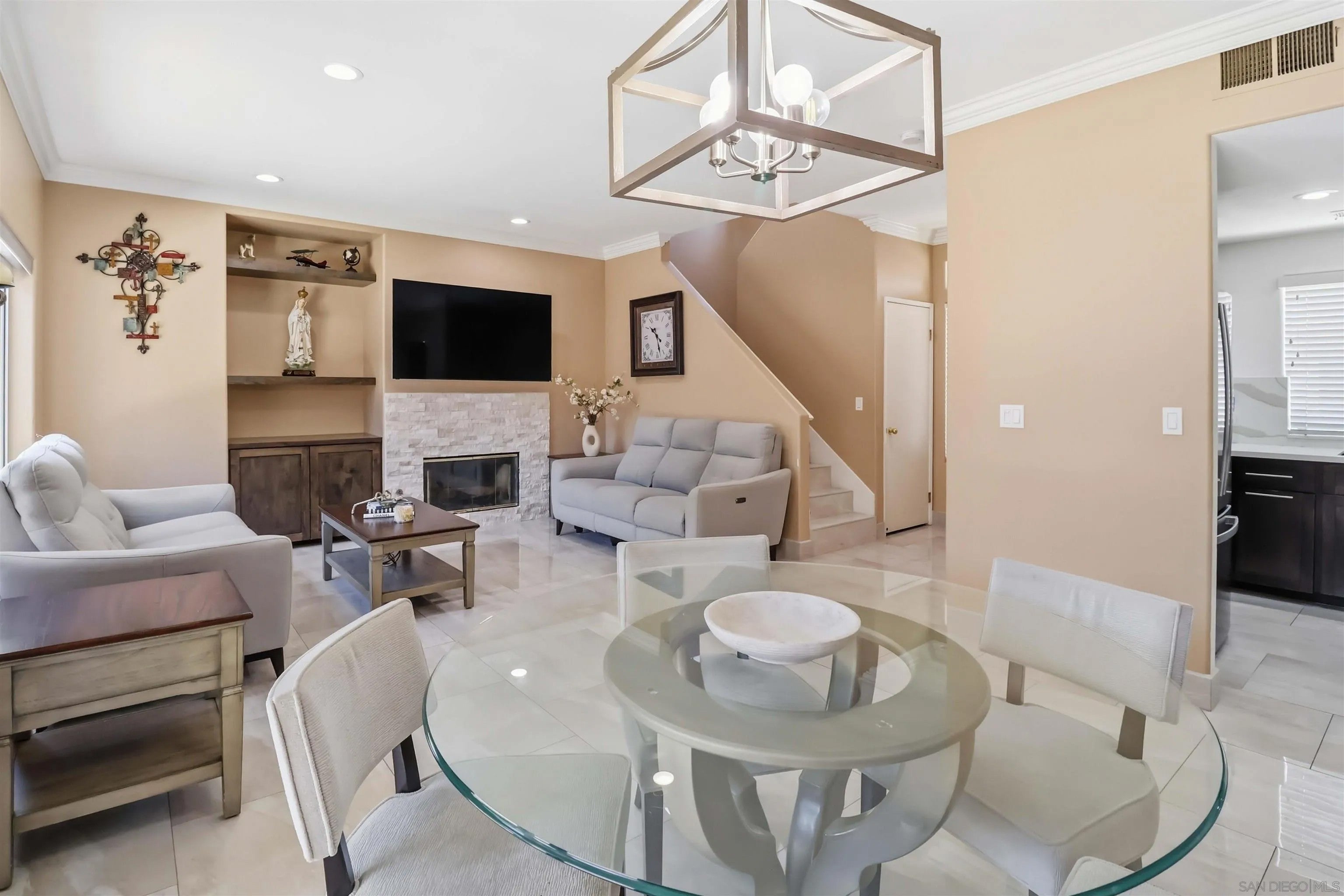 1003 Anza Ct