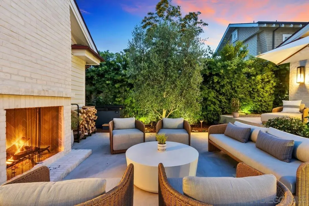 Corondo, California 92118, United States, 3 Bedrooms Bedrooms, ,4 BathroomsBathrooms,Residential,Active,139305