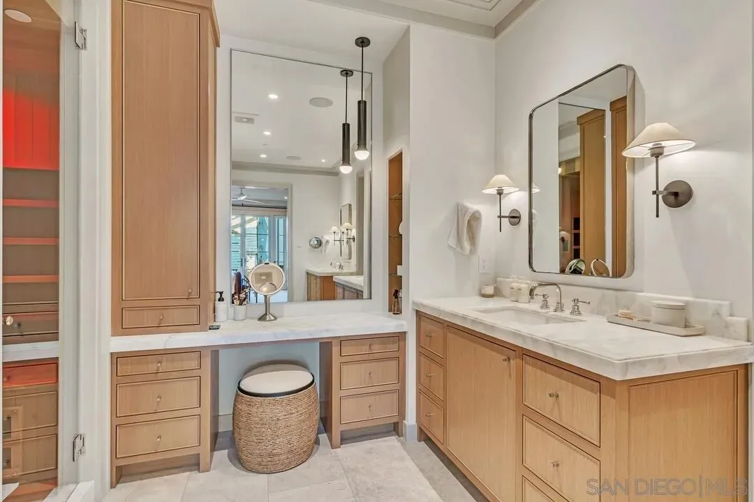 Corondo, California 92118, United States, 3 Bedrooms Bedrooms, ,4 BathroomsBathrooms,Residential,Active,139305