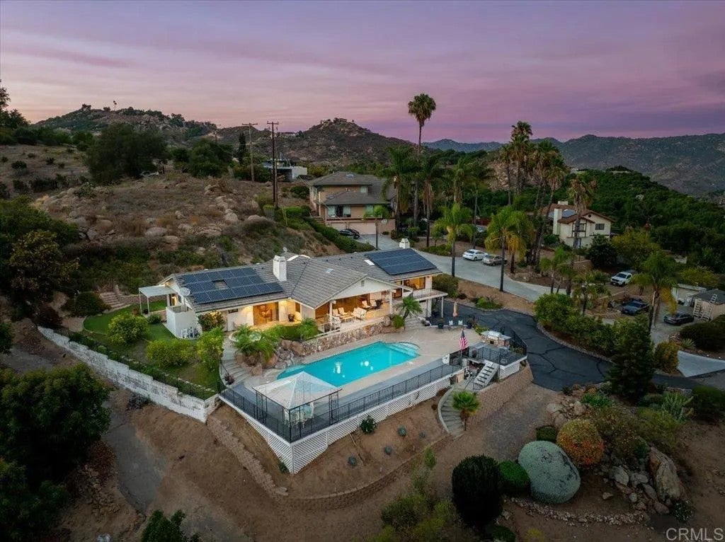 2275 Via Cascabel