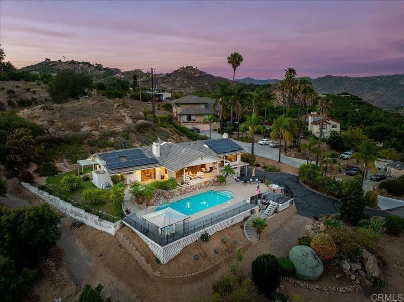 2275 Via Cascabel
