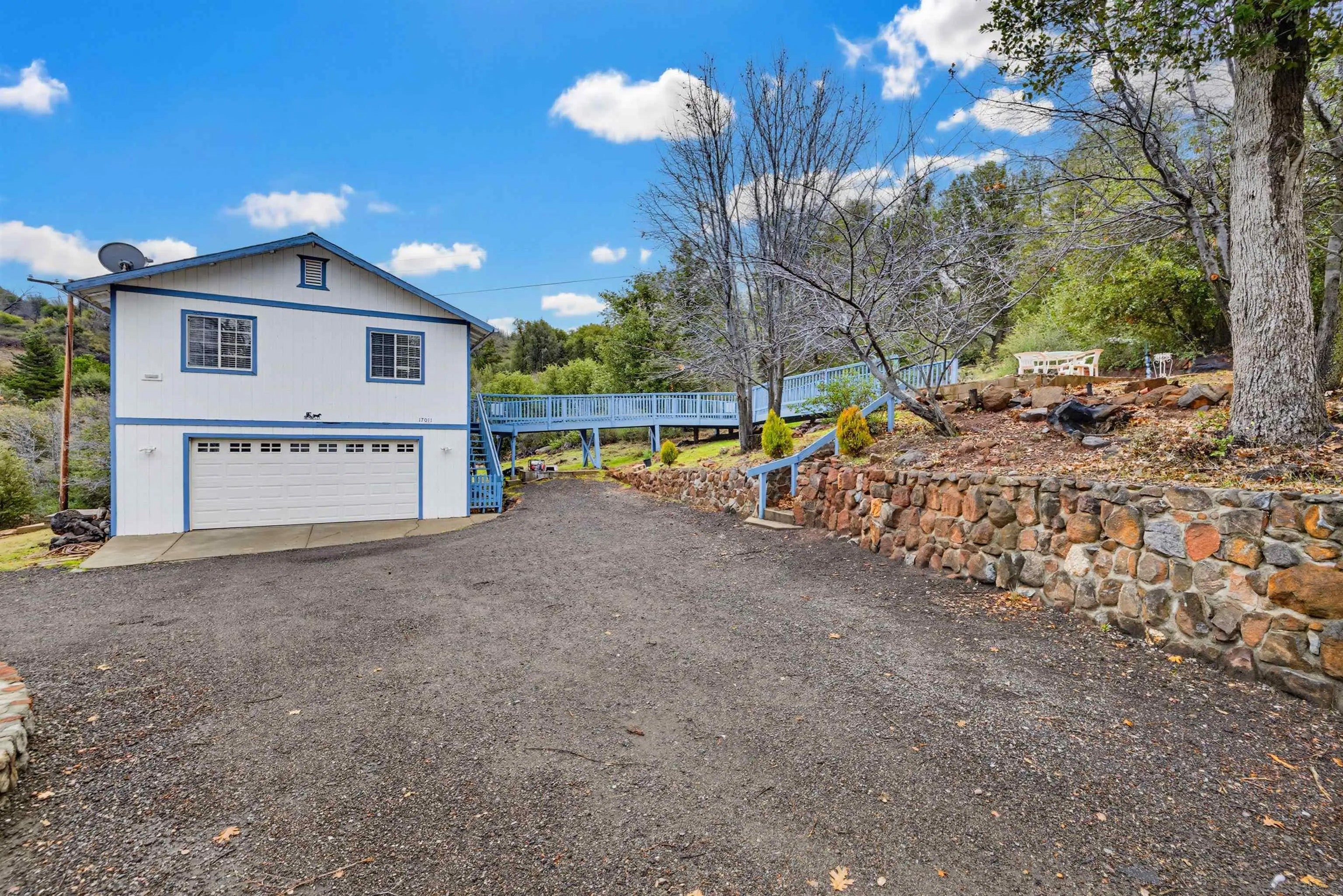 17009 Iron Springs Rd