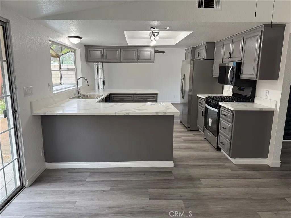 2435 W Broadway