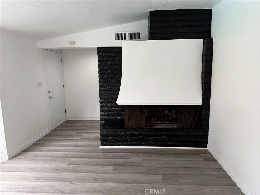 2435 W Broadway