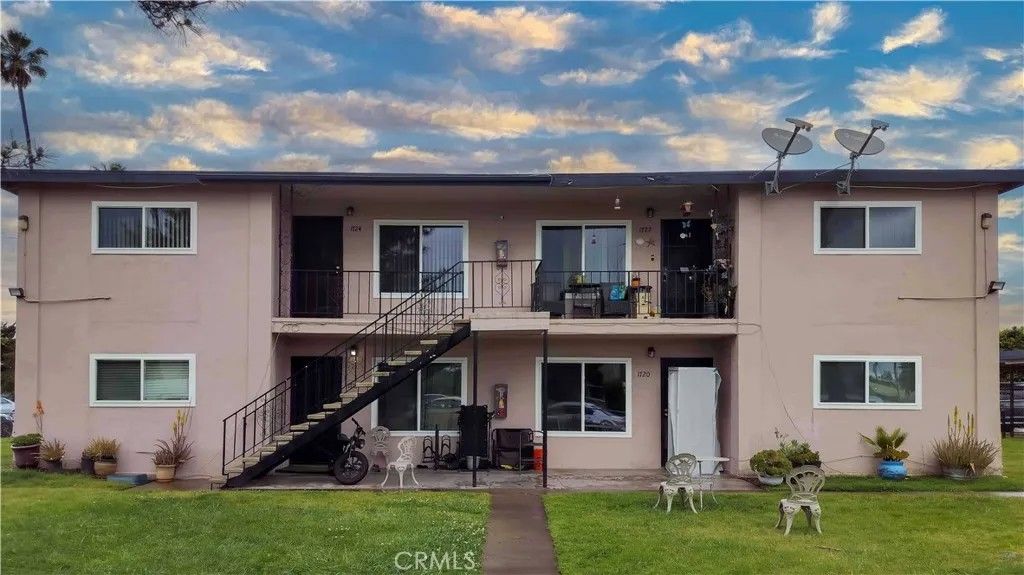 Photo of 1724 Crofton Lane, Escondido, CA 92027 (MLS # SW26014163)