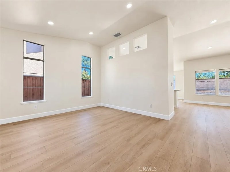 4928 Valley Terrace