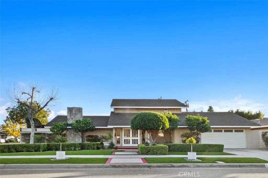 Photo of 3030 E Elgin Place, Orange, CA 92869 (MLS # SW26001730)