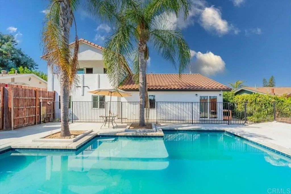 Photo of 330 Plaza De Benito Juarez, Vista, CA 92083 (MLS # NDP2508544)