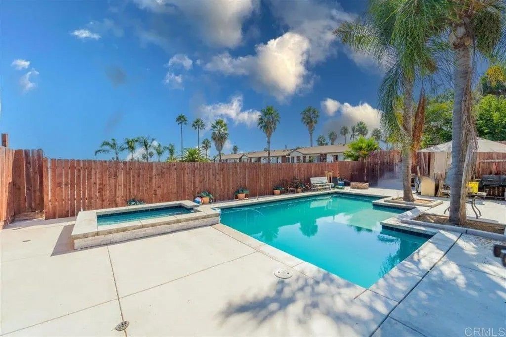 Photo of 330 Plaza De Benito Juarez, Vista, CA 92083 (MLS # NDP2508544)