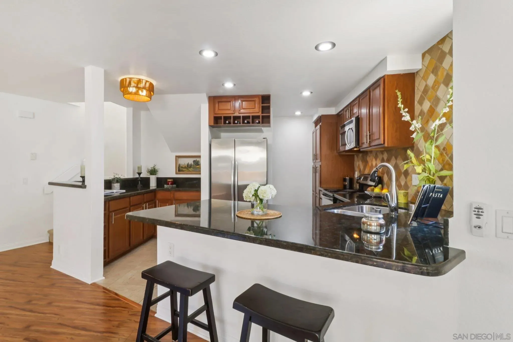 La Jolla, California 92037, United States, 2 Bedrooms Bedrooms, ,3 BathroomsBathrooms,Residential,Active,182956