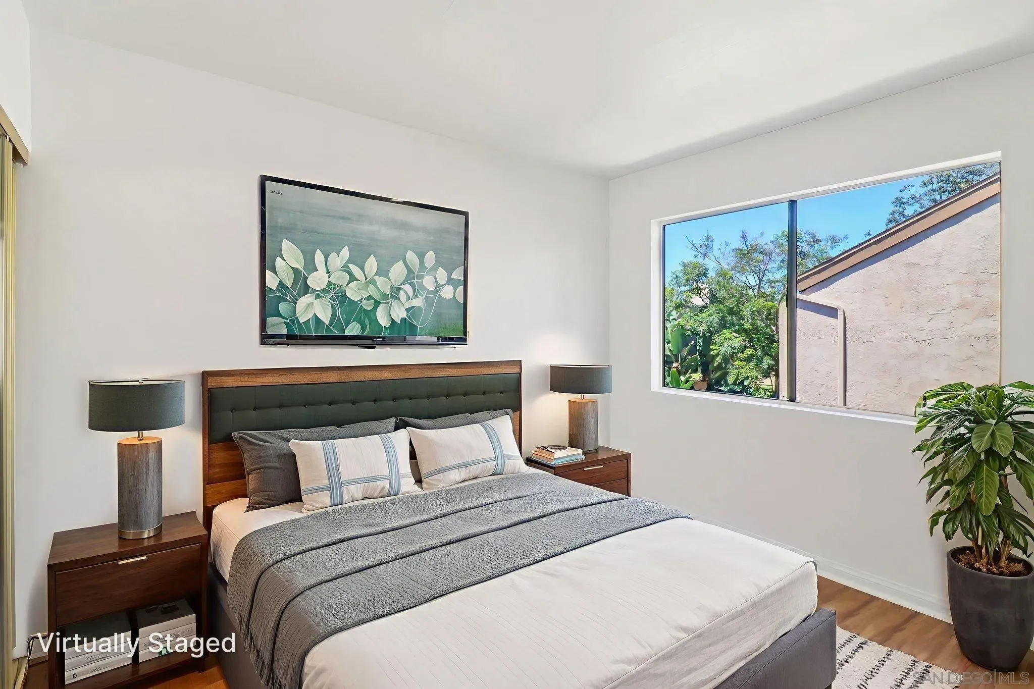 La Jolla, California 92037, United States, 2 Bedrooms Bedrooms, ,3 BathroomsBathrooms,Residential,Active,182956