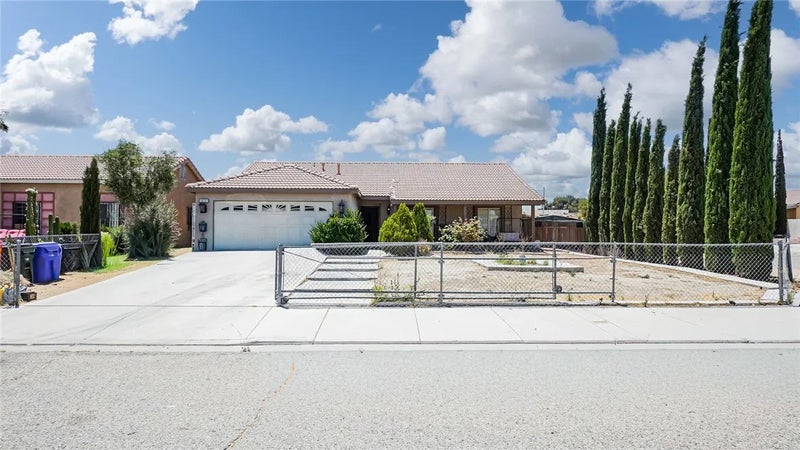 10727 Pershing