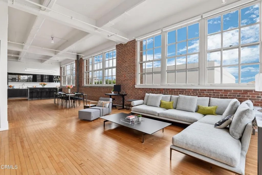 1850 Industrial Street 211