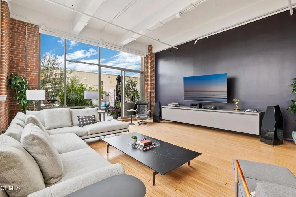 1850 Industrial Street 211