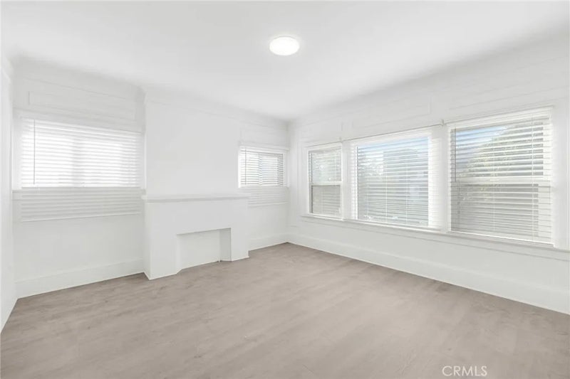 548 N Kenmore