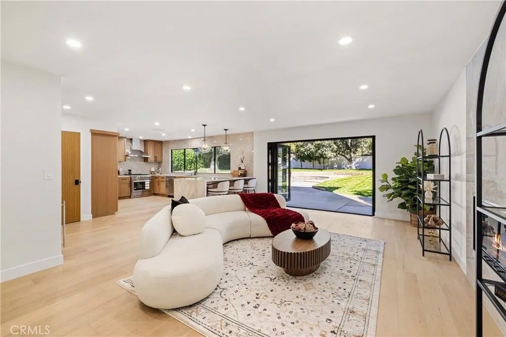 Photo of 5340 Edgeware Drive, Calabasas, CA 91301 (MLS # SR25272916)