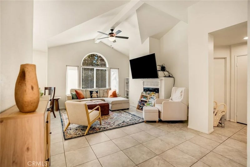 2708 S Montego