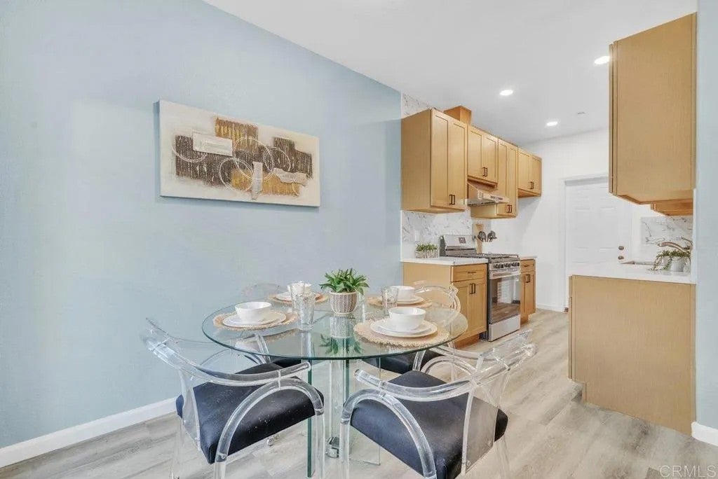 Photo of 467 Calle Elagante, Vista, CA 92083 (MLS # NDP2608549)