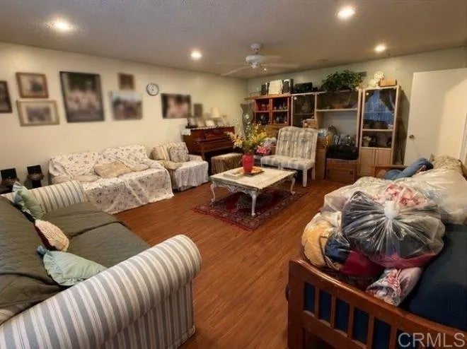 5561 Chattanooga Street
