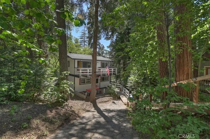 802 Knight Court