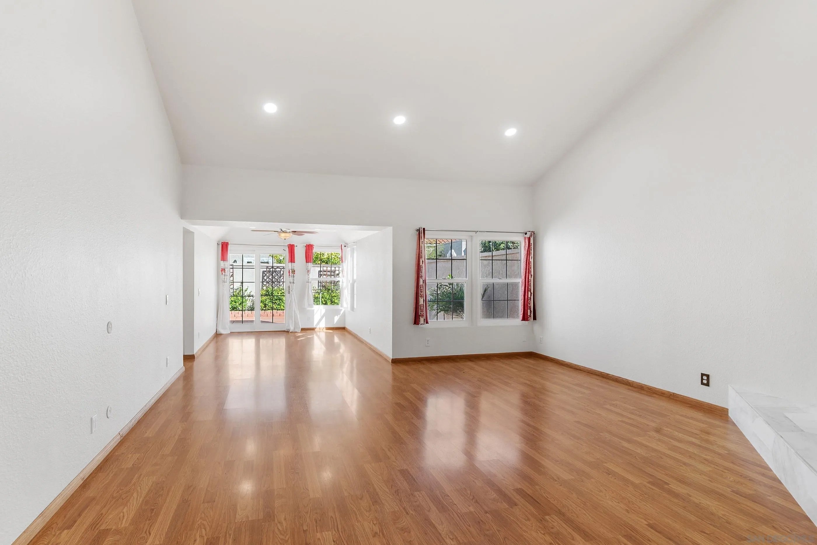 15961 Avenida Villaha 29
