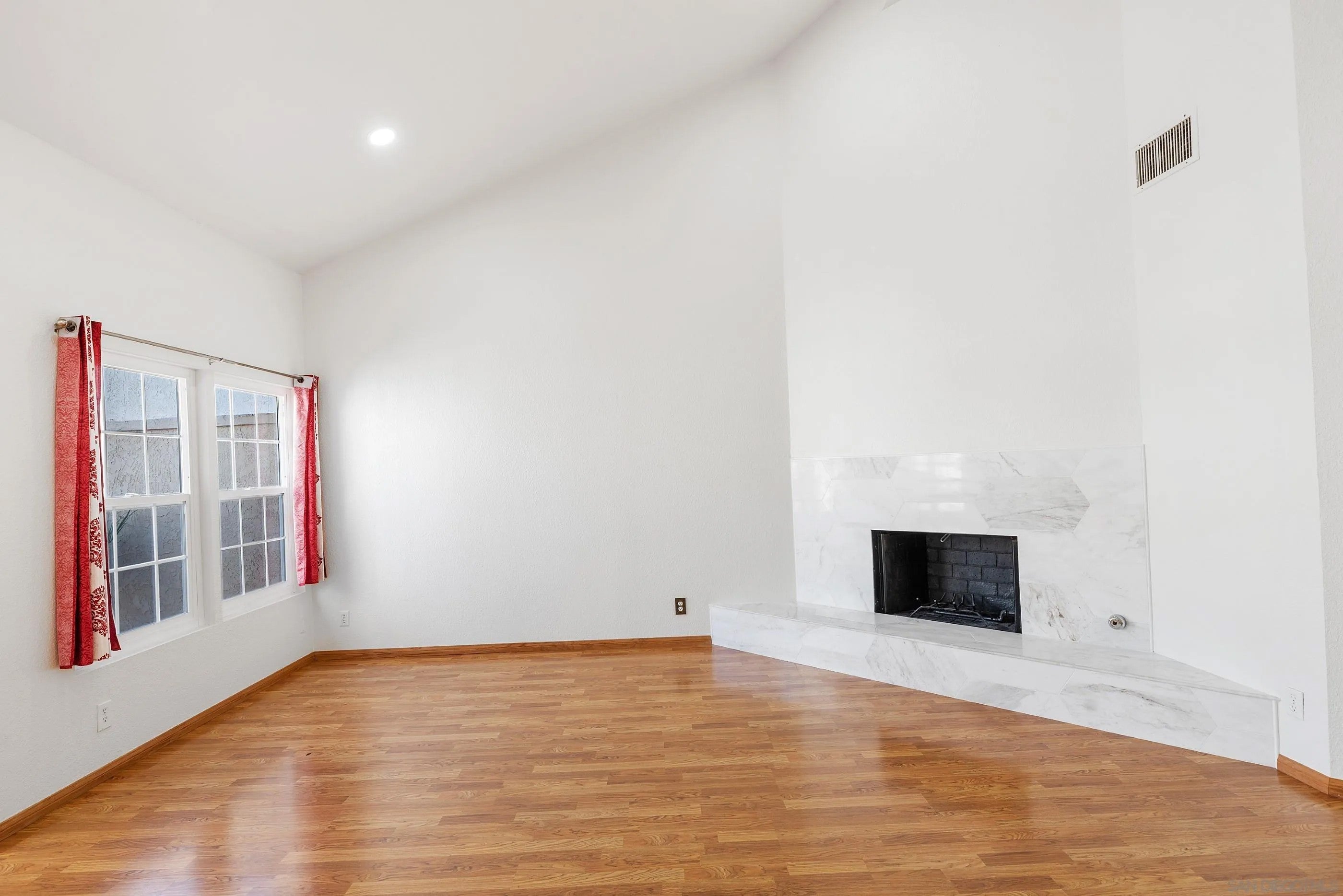 15961 Avenida Villaha 29