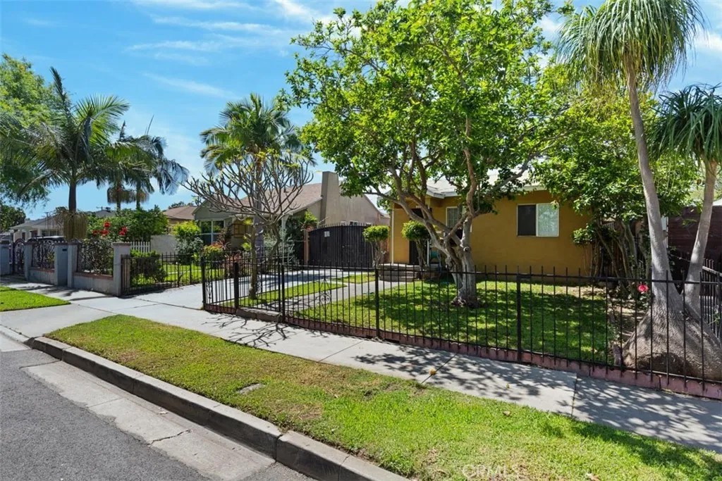 2046 Evergreen Street