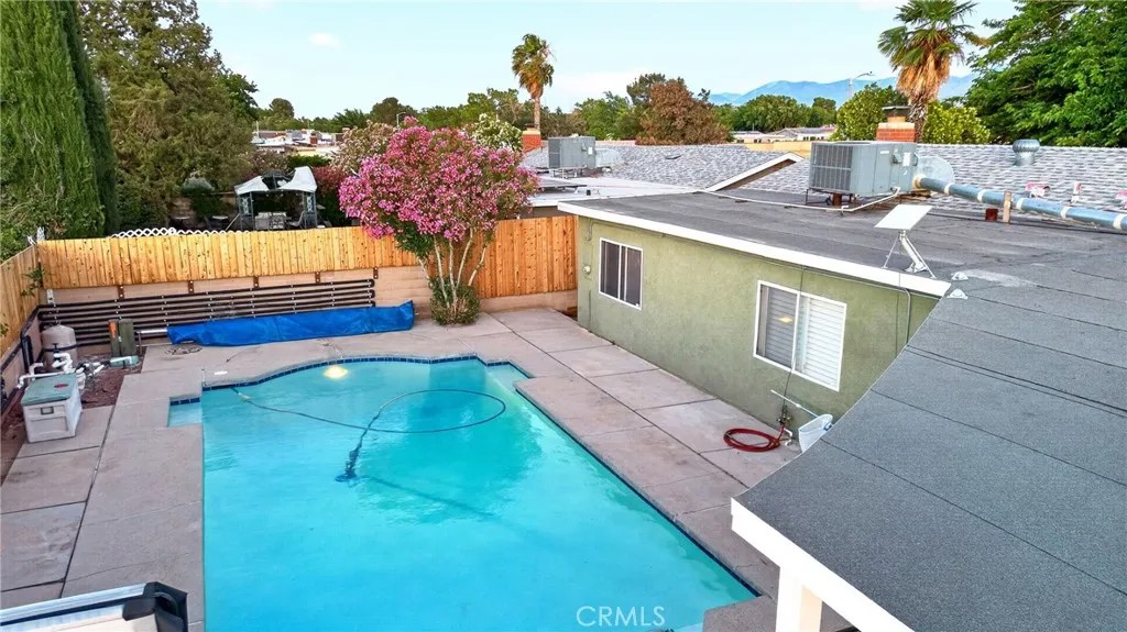 2501 E Avenue R4