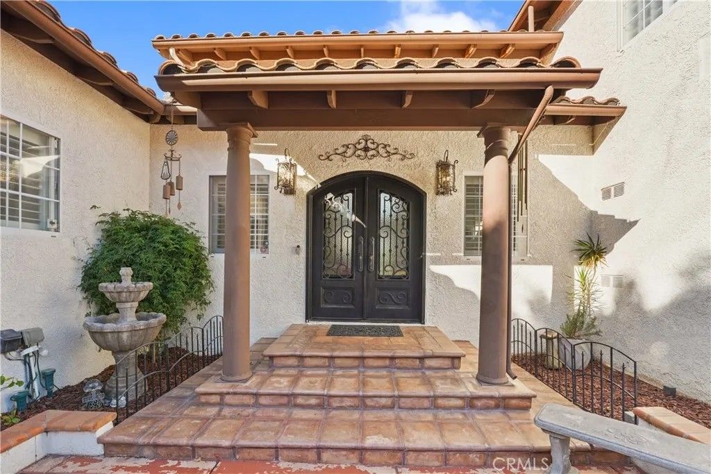 Photo of 539 W Gladstone St, San Dimas, CA 91773 (MLS # RS26023377)