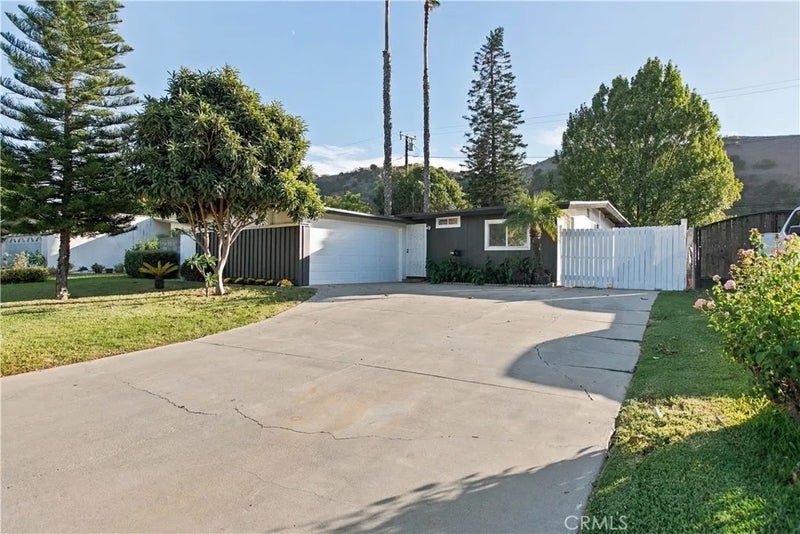 1930 W 9th