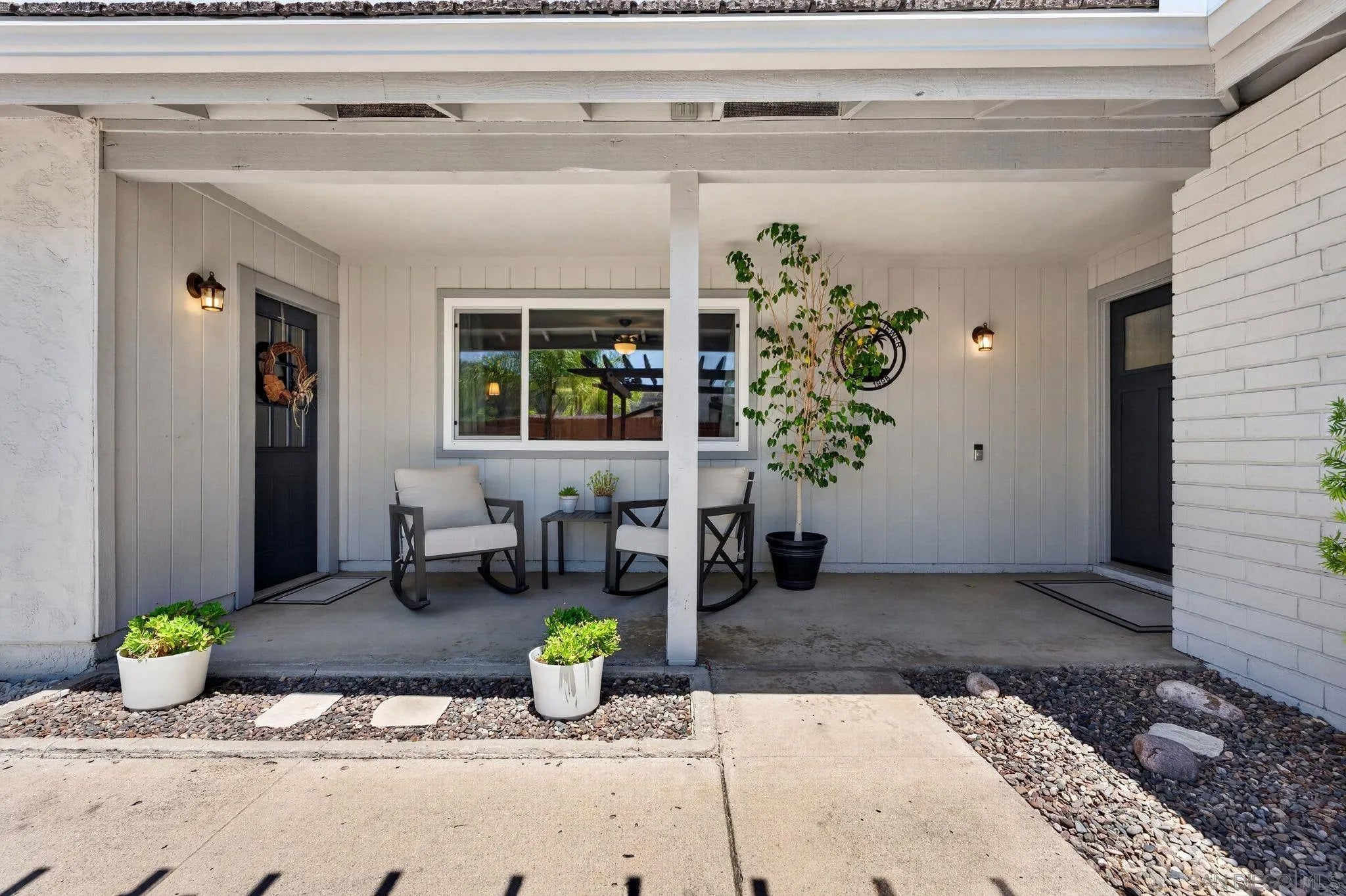 2520 Windmill View