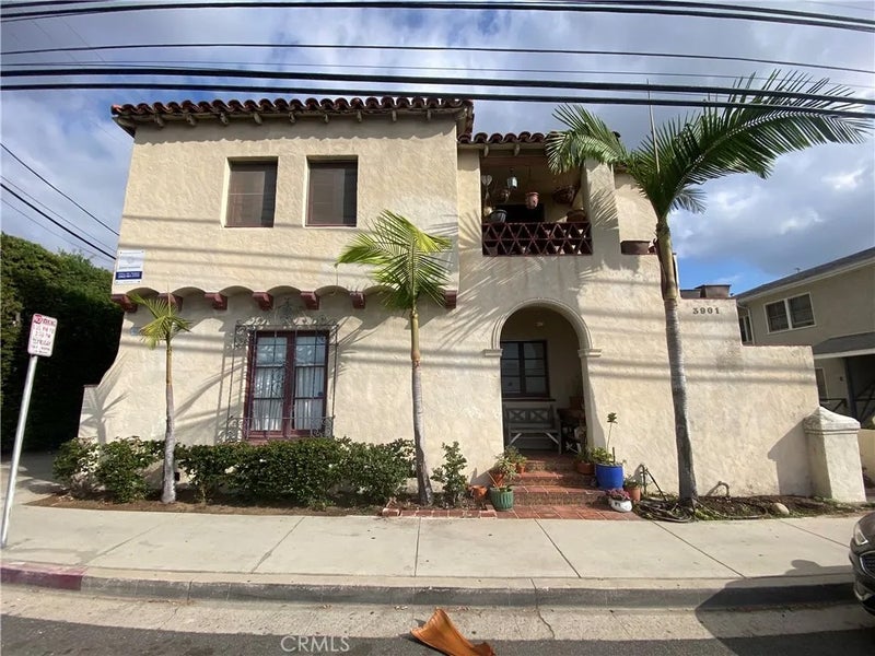 3901 E 10th