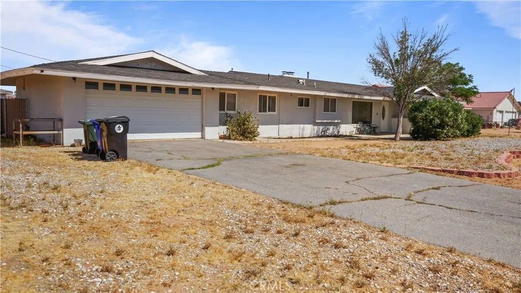 Photo of 13814 Kiowa RD, Apple Valley, CA 92307 (MLS # CV26098236)
