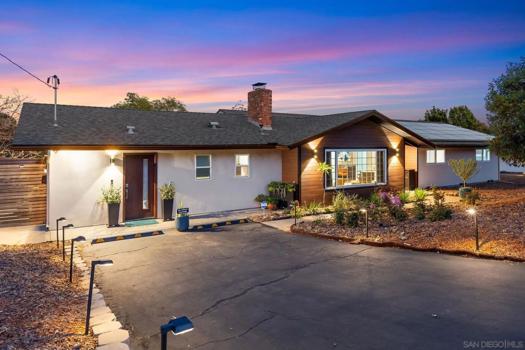 Photo of 1920 Bernardo Ave, Escondido, CA 92025 (MLS # 260008500)