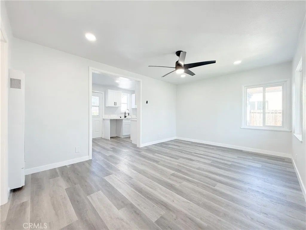 Photo of 14605 S Bahama Avenue, Compton, CA 90220 (MLS # IG26010725)