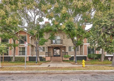 Photo of 147 W Acacia Ave #160, Glendale, CA 91204 (MLS # GD26197045)