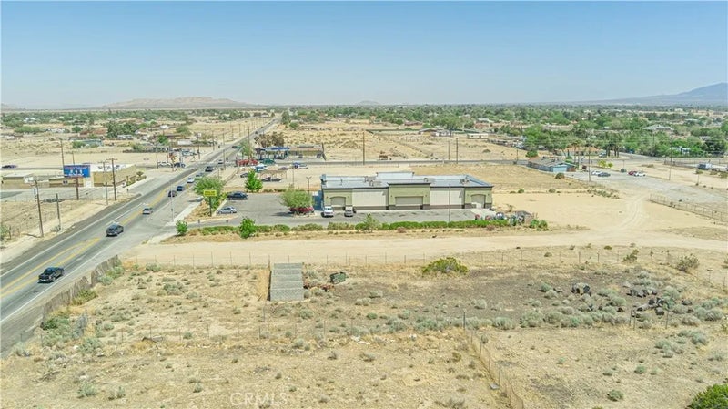 90 Palmdale Blvd