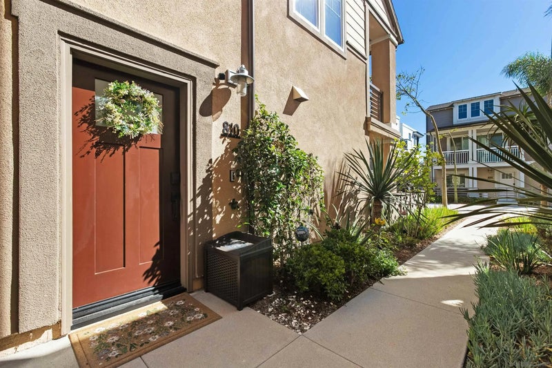 810 Santa Barbara Pl