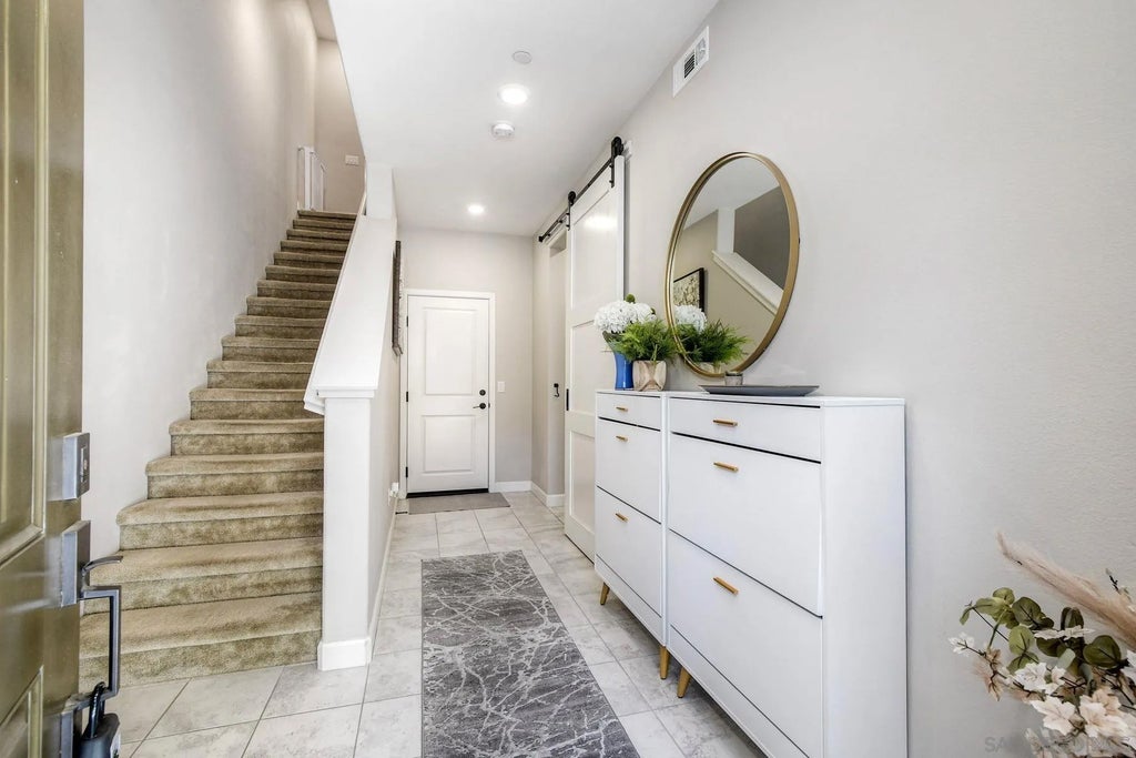 Photo of 1577 Castillo Way #5, Vista, CA 92081 (MLS # 260013635)