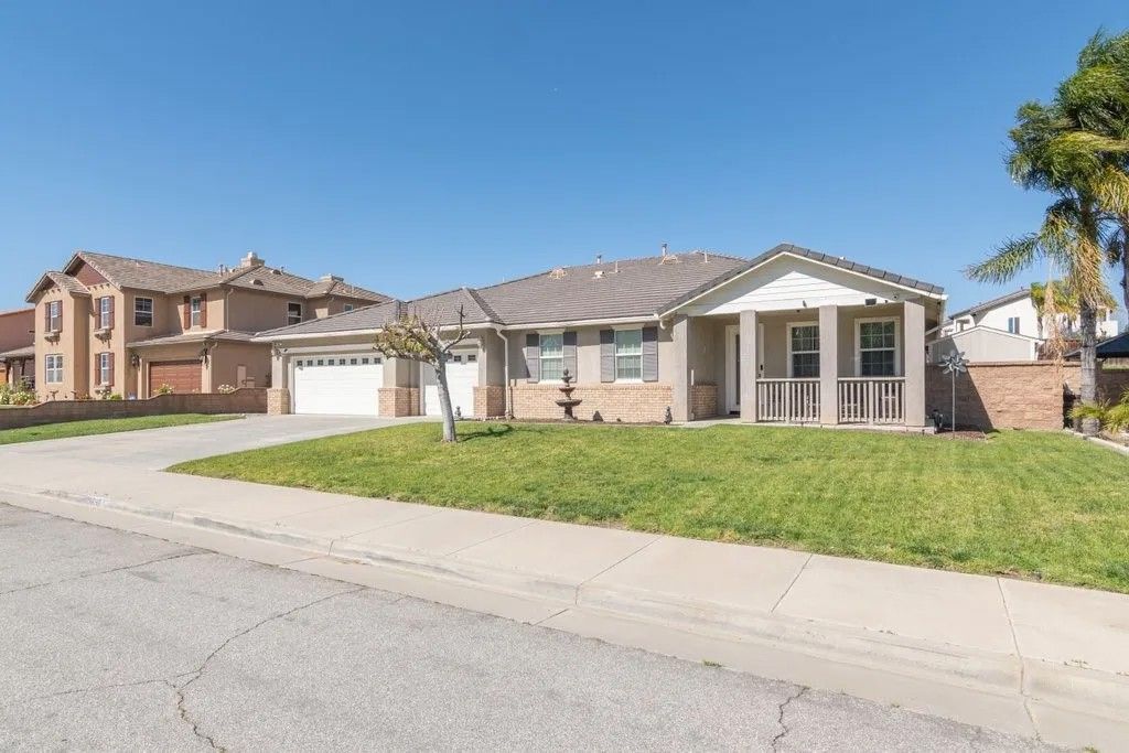 Photo of 28696 Belmont Park Way, Moreno Valley, CA 92555 (MLS # IV26048385)