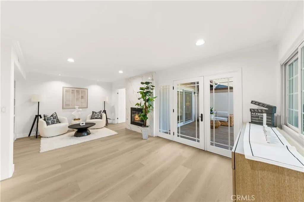 54 Willow Tree