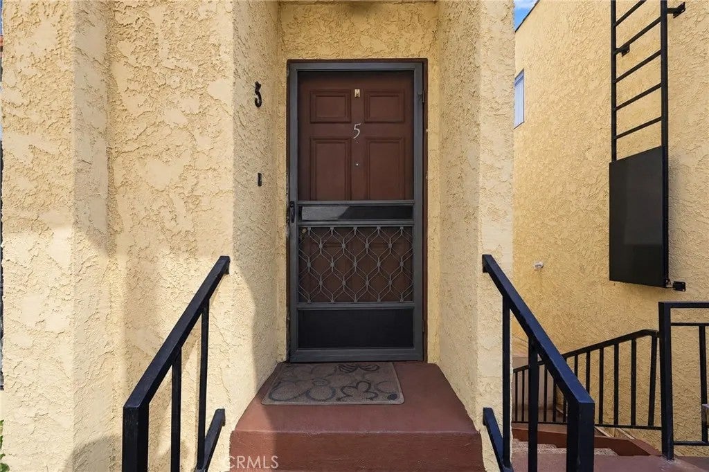 626 S 6th Street 5